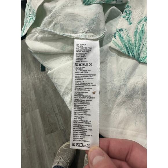 Tommy Bahama Silk Blend Hawaiian Shirt Green White Tropical Floral Size Large - Picture 6 of 13